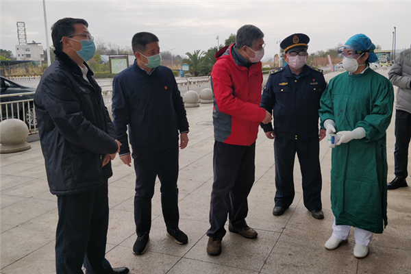 邓小杰深入我市各地 检查指导疫情防控工作