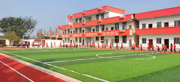 驻乌迳镇工作队支持修建乌迳镇鱼塘小学.jpg