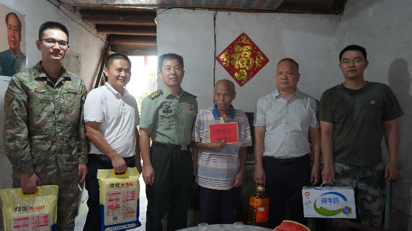 慰问困难参战退役军人麦焕祥.JPG