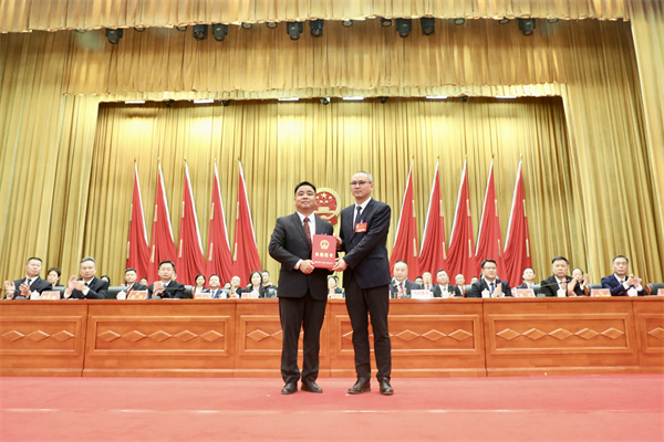 10月23日南雄市第十六届人民代表大会第五次会议召开.jpg