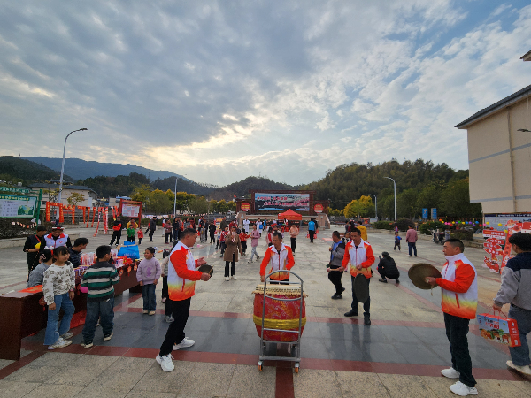 ff3d6be8de8777528a4194403037ed5.jpg