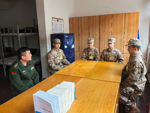 于高产与新兵开展座谈.jpg