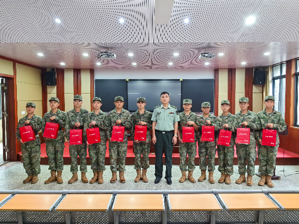 回访新兵现场 (1).jpg