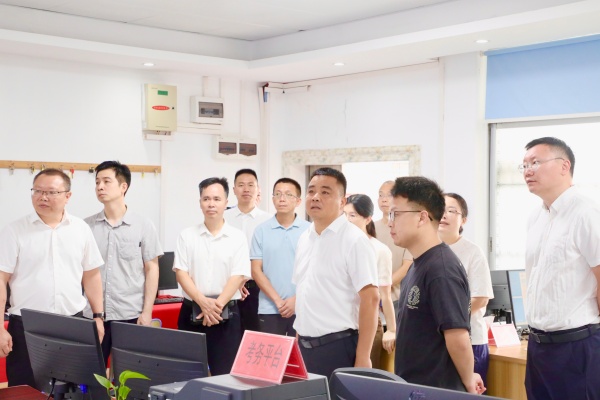 柯建忠、陈冰调研高考备考工作