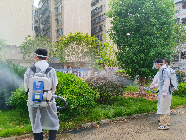 成蚊消杀组在核心区、警戒区(演练)开展成蚊消杀工作.jpg