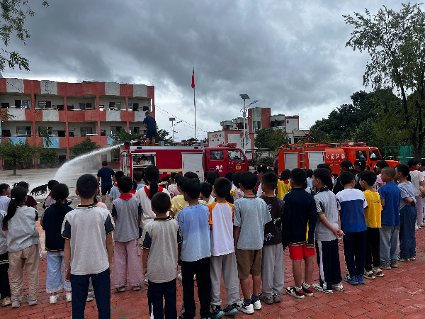 消防安全演练.jpg