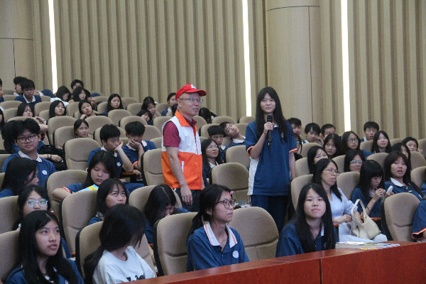 2026.9.15药械化股联合南雄市人民医院在南雄市中等职业学校开展2026年药品安全宣传周进校园活动(何淑芳摄)3.JPG