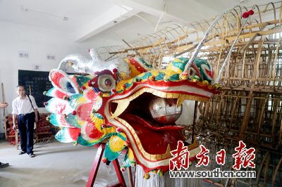 珠玑巷的99节长龙。